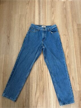 L.L. Bean vintage Women’s Straight Leg Jeans in Medium Blue
